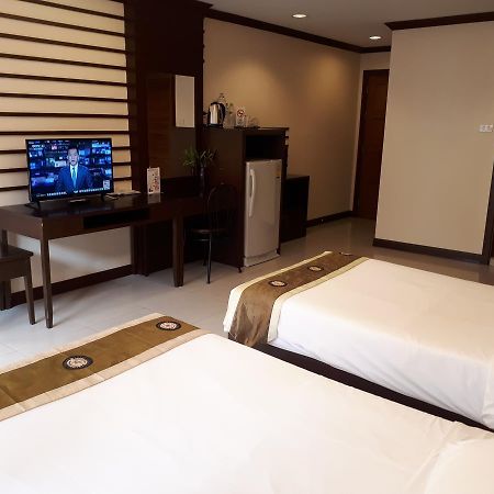 Daratalay - Jomtien Hotell Bang Lamung Exteriör bild