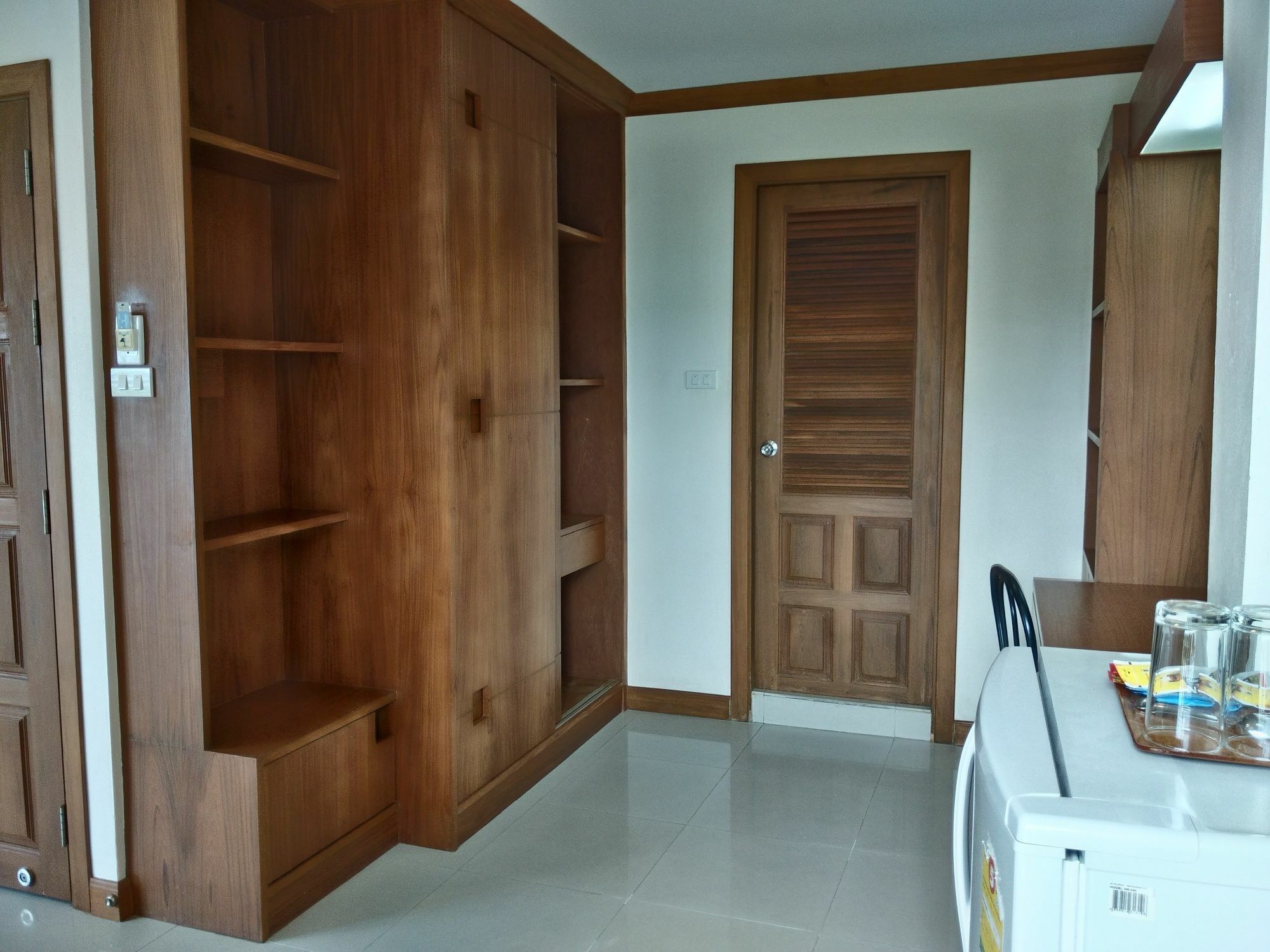 Daratalay - Jomtien Hotell Bang Lamung Exteriör bild